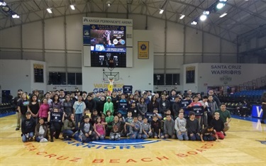Teen at Santa Cruz Warriors game