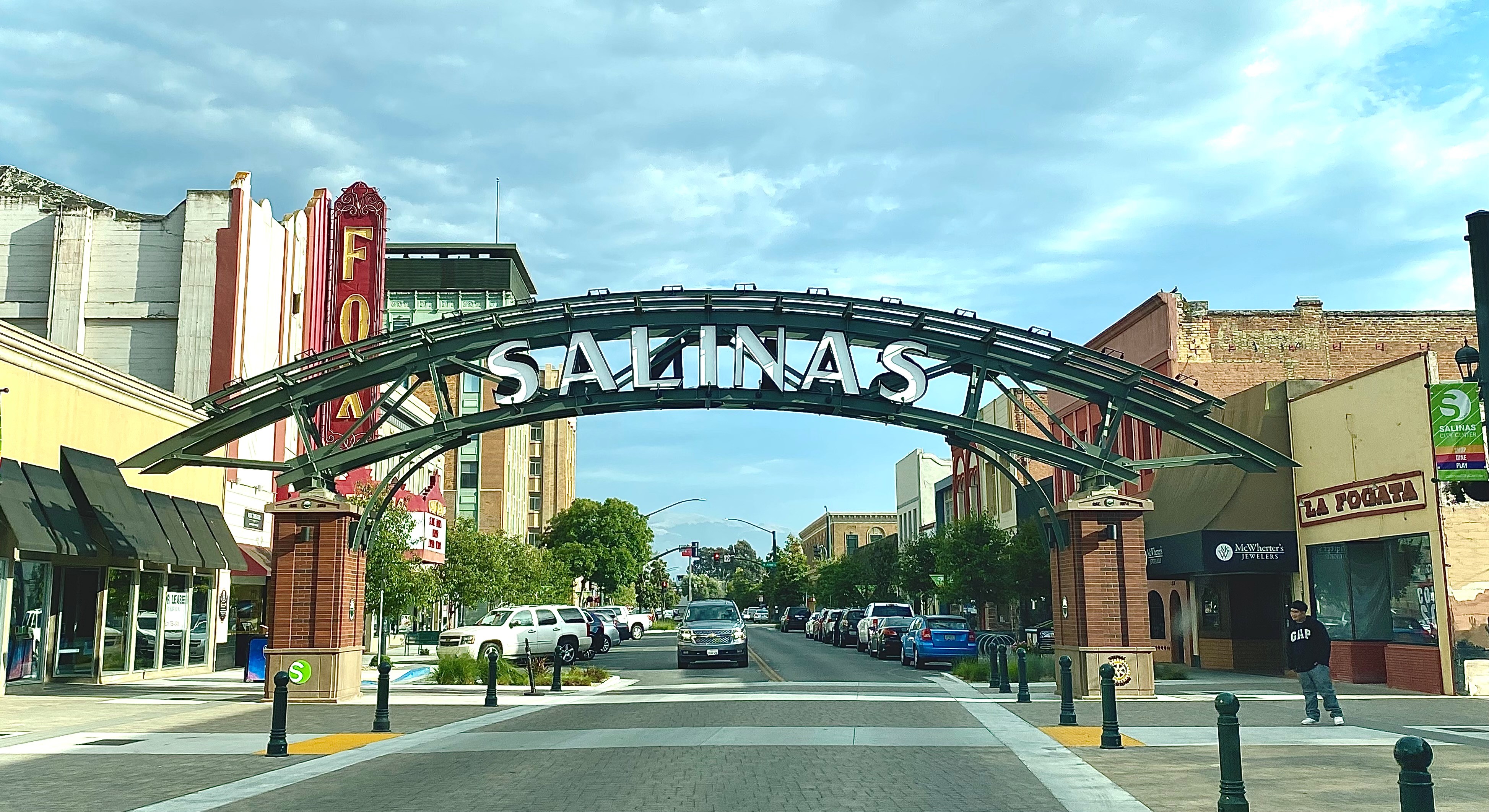 Salinas_Arch.jpg