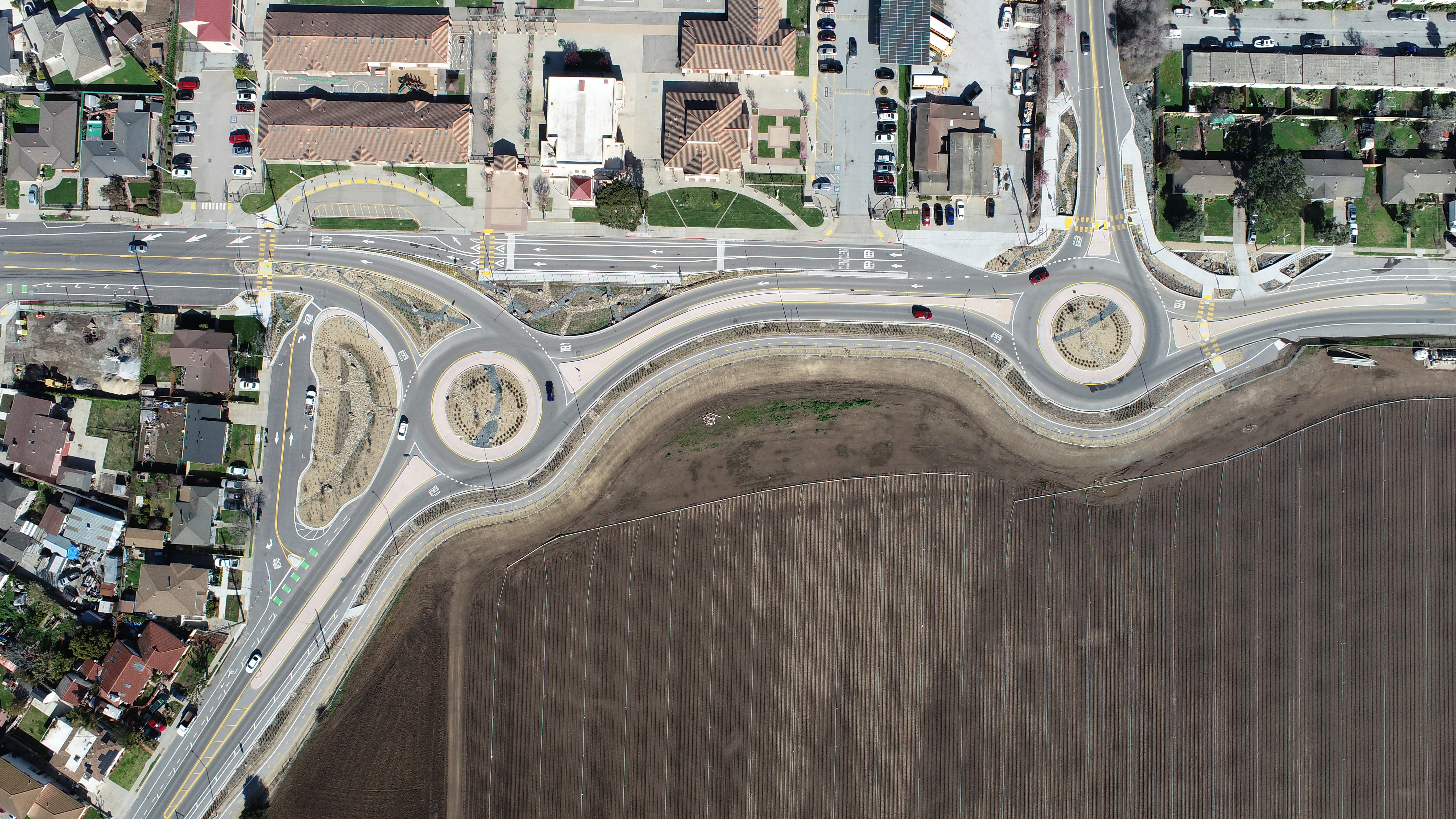 Boronda-Rd-at-Mckinnon-Roundabout.jpg