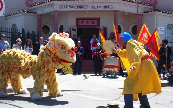 Vision Salinas lion dance